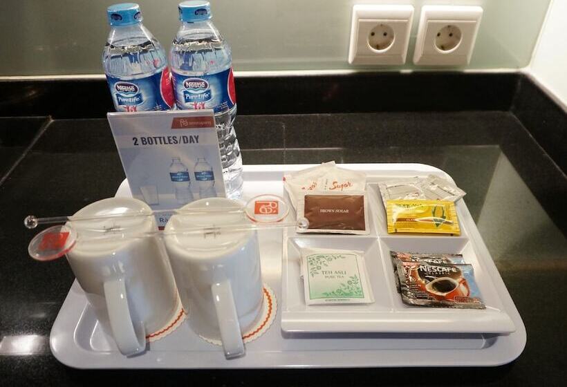 Standard Studio, Ra Premiere Simatupang