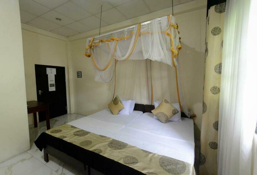 Номер Стандарт без Кондиционера, Pavana Resort