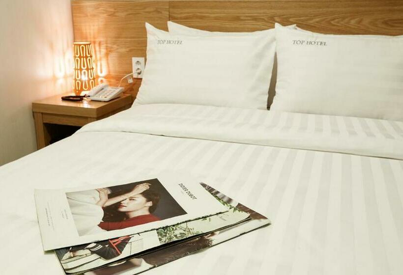 스탠다드 스튜디오, Top Hotel & Residence
