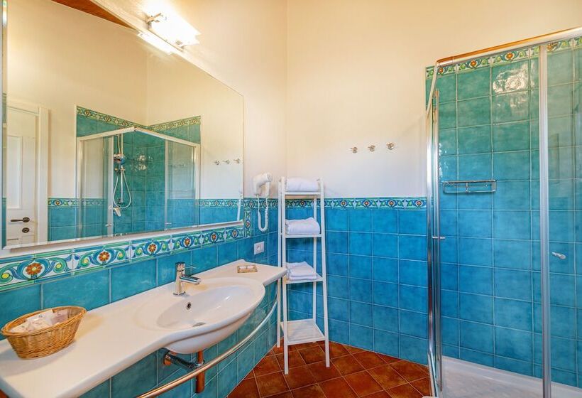 Классический Номер, Wine Resort Leda D Ittiri