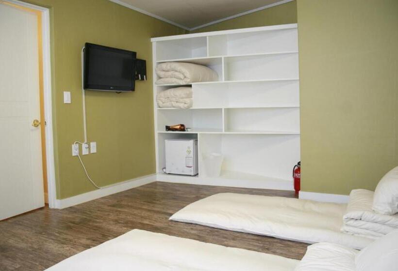 اتاق استاندارد, Crib 49 Guesthouse   Foreigner Only