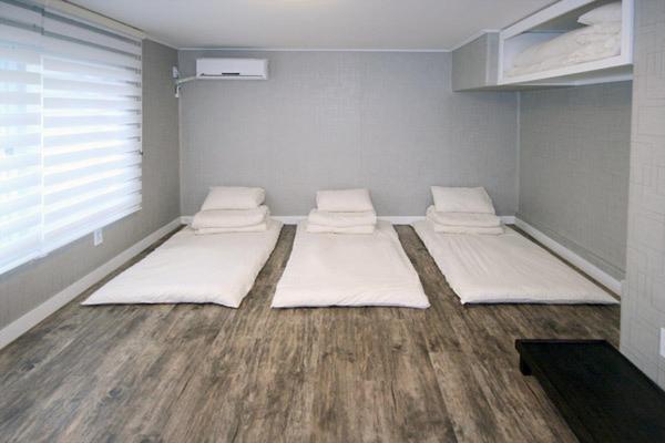 اتاق استاندارد سه نفره, Crib 49 Guesthouse   Foreigner Only