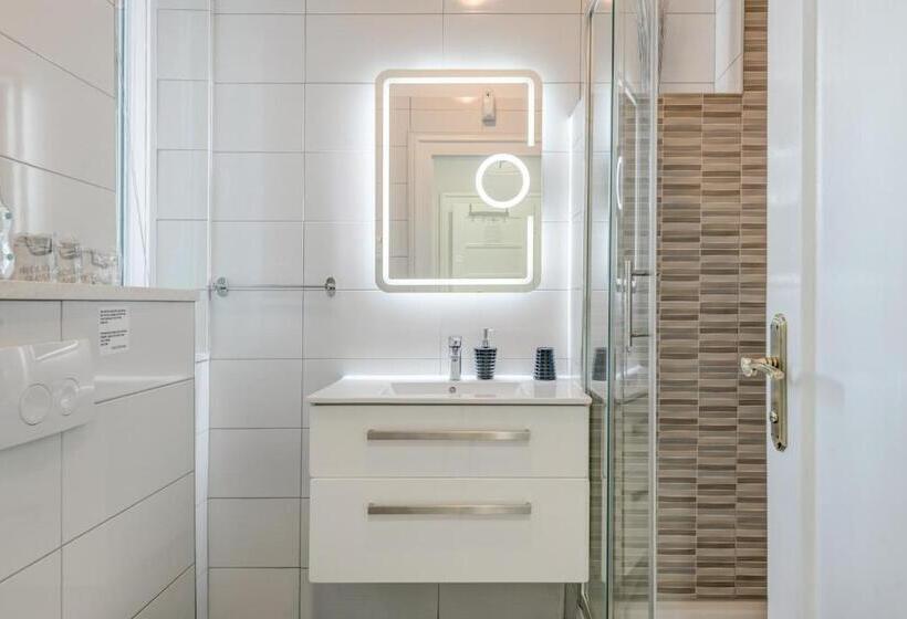 اتاق استاندارد چهار تخته, Metropole Luxury Rooms