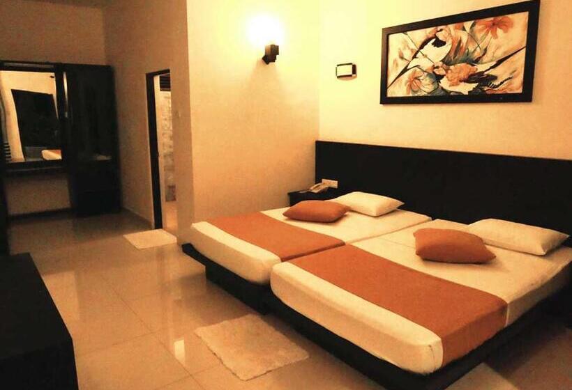 Номер Deluxe с Балконом, Lagoon Paradise Beach Resort