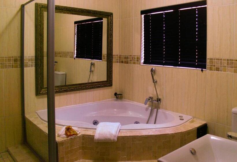 Номер Executive, Eco Park Lodge