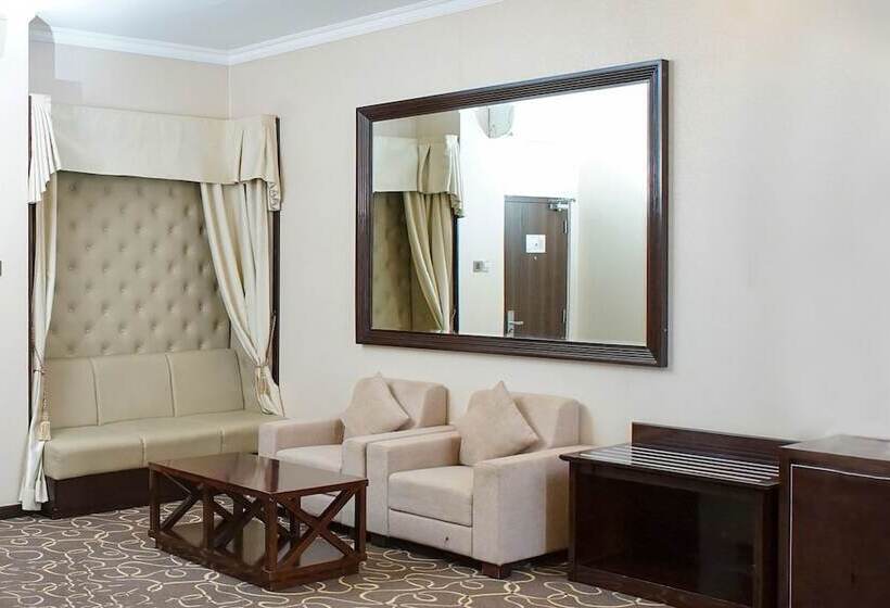 Executive Suite, Adhiwangsa