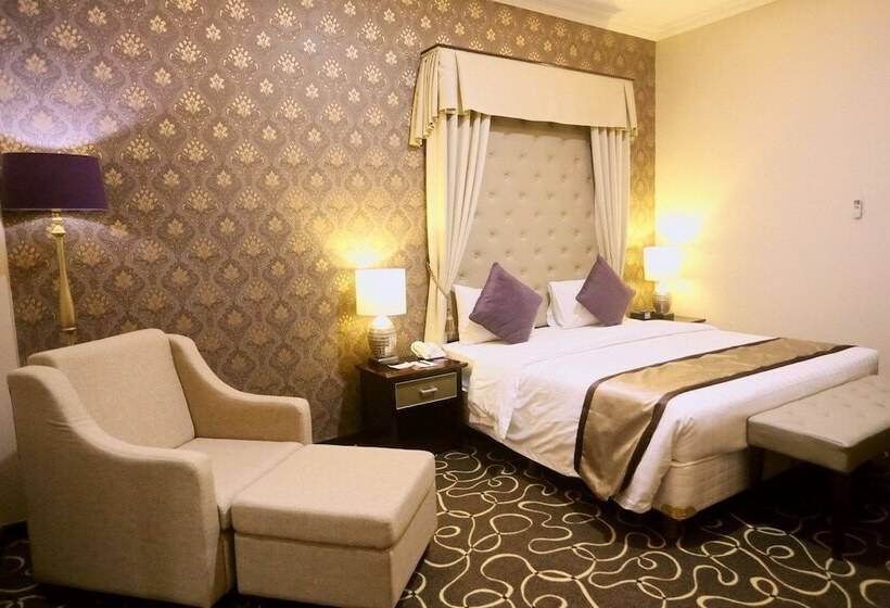 Executive Suite, Adhiwangsa