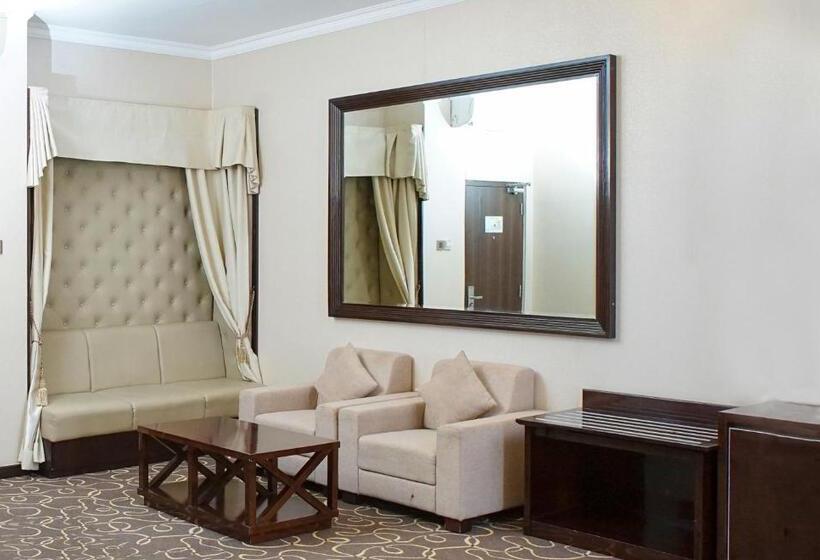 Executive Suite, Adhiwangsa