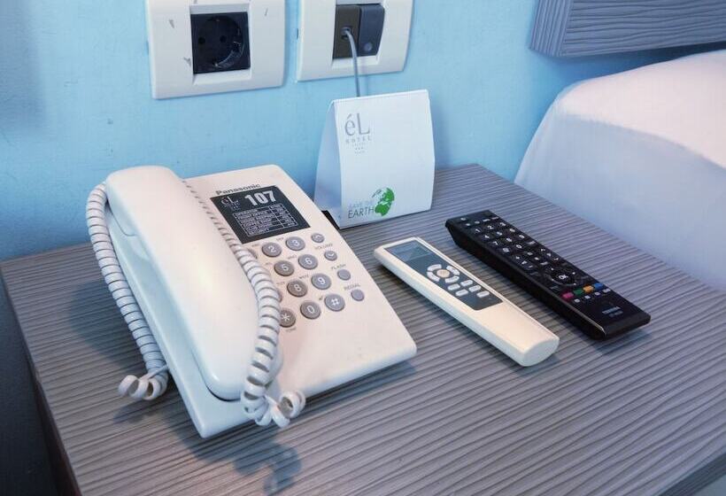 Deluxe Kolmen Hengen Huone, El Hotel Malang