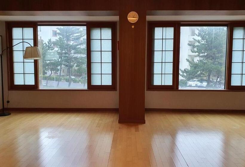 Номер Deluxe, Gyungpo Beach