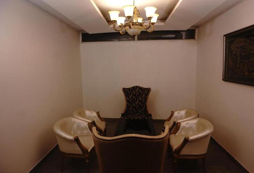 اتاق لوکس, Ramada Plaza By Wyndham Chandigarh Zirakpur