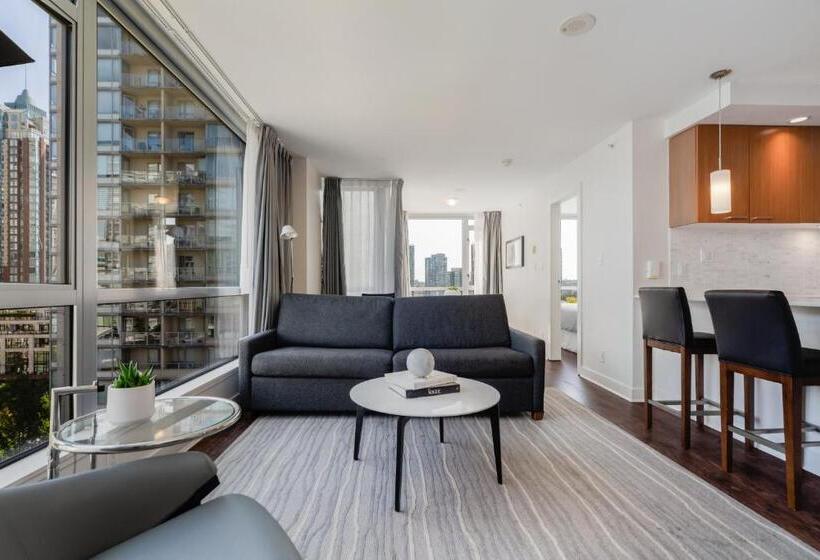سوئیت 2 خوابه, Level Vancouver   Yaletown Seymour