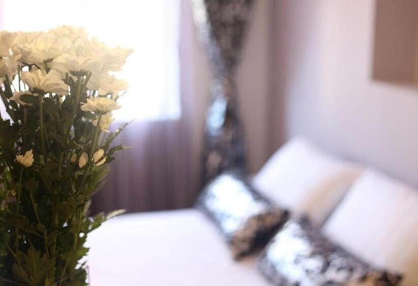 اتاق لوکس, Starlight Luxury Rooms