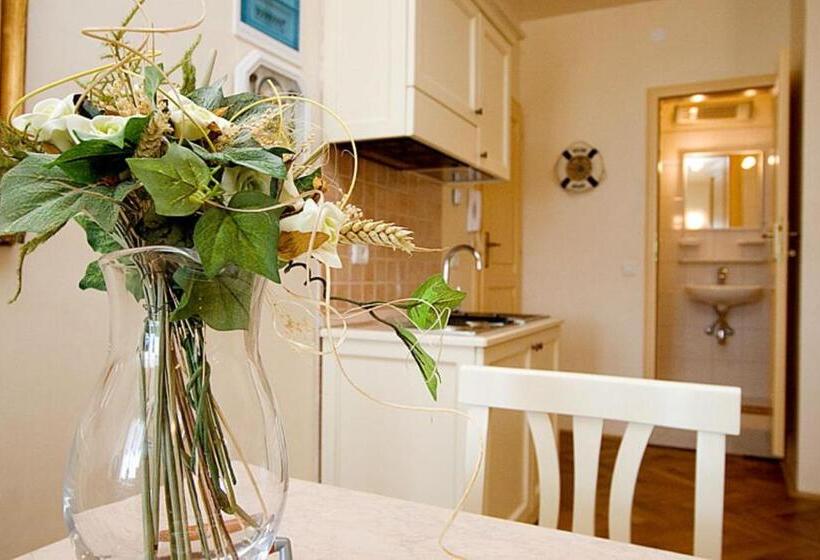 Апартаменты 1 Спальня Вид на Море, Residence La Carera