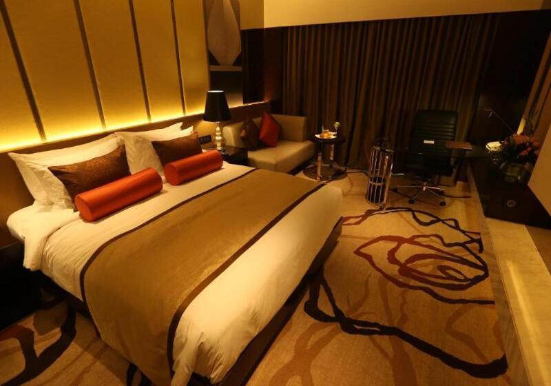 اتاق پرمیوم, Pride Plaza Hotel, Aerocity New Delhi