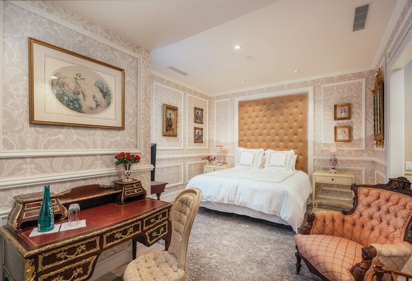 Quarto Deluxe, Mansion On Sutter