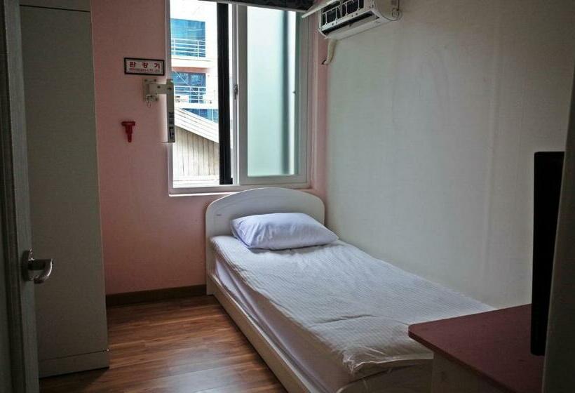 스탠다드 싱글 룸 공동욕실, Yakorea Hostel Gangnam
