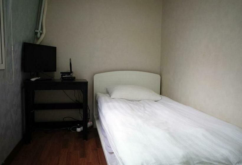 스탠다드 싱글 룸 공동욕실, Yakorea Hostel Gangnam