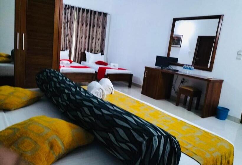 חדר משפחתי דלוקס, Travellers Nest Kandy
