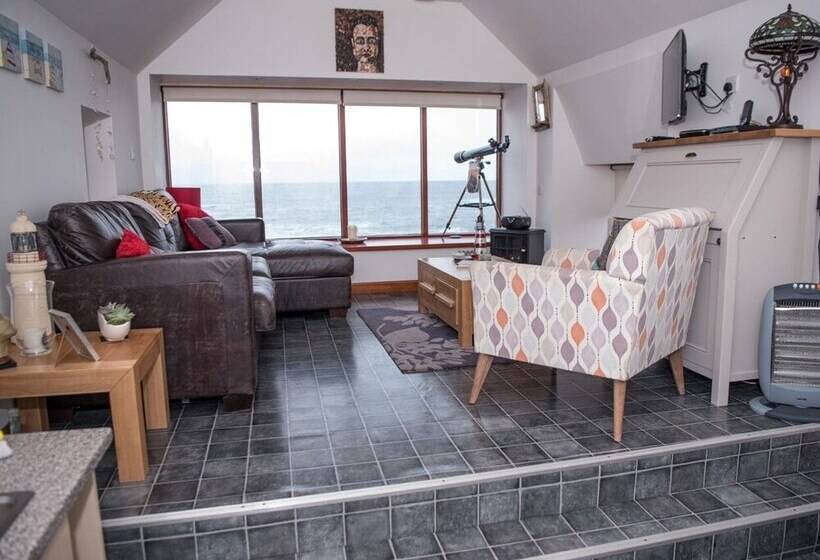 Дом 1 Спальня, Pew With A View  Seafront Cottages