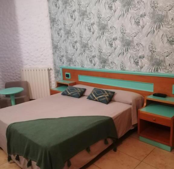 اتاق استاندارد سه نفره, Esperia
