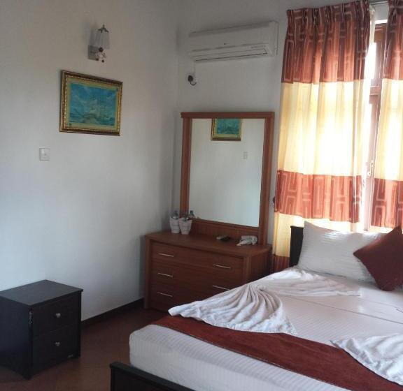 חדר דלוקס עם מרפסת, Vino Villa Tourists & Local Accommodations   24 Hrs