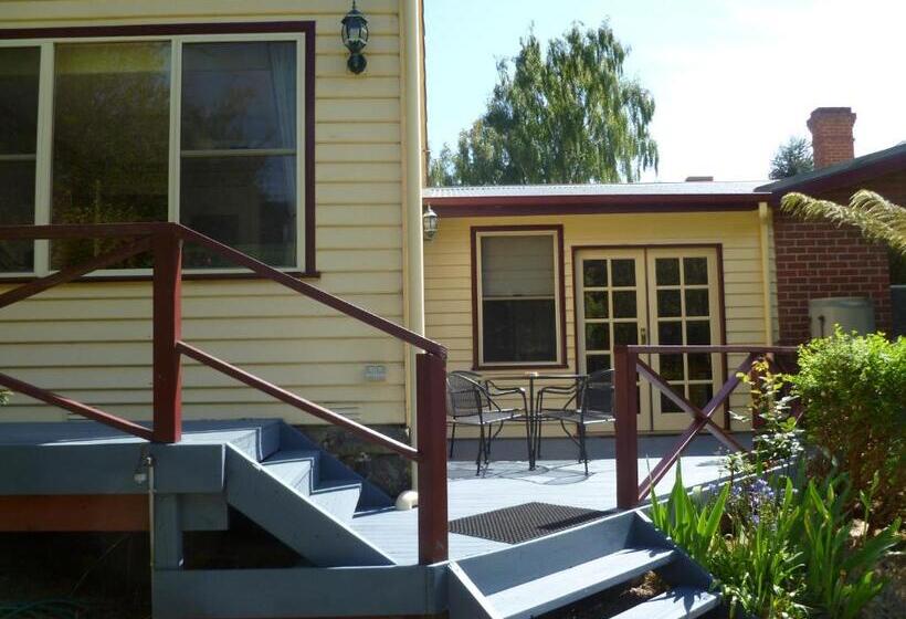 Апартаменты 2 Спальни, Donalea Bed And Breakfast & Riverview Apartment