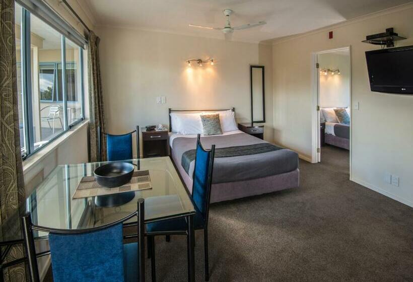 Люкс, Gateway Motor Inn