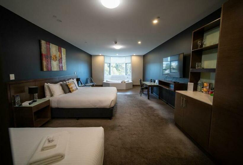 Люкс Повышенной Комфортности, Sfera's Park Suites & Convention Centre