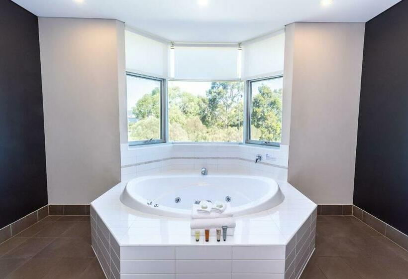 Люкс Повышенной Комфортности, Sfera's Park Suites & Convention Centre