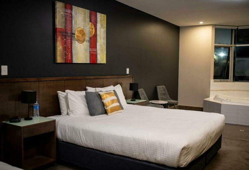 Люкс Повышенной Комфортности, Sfera's Park Suites & Convention Centre