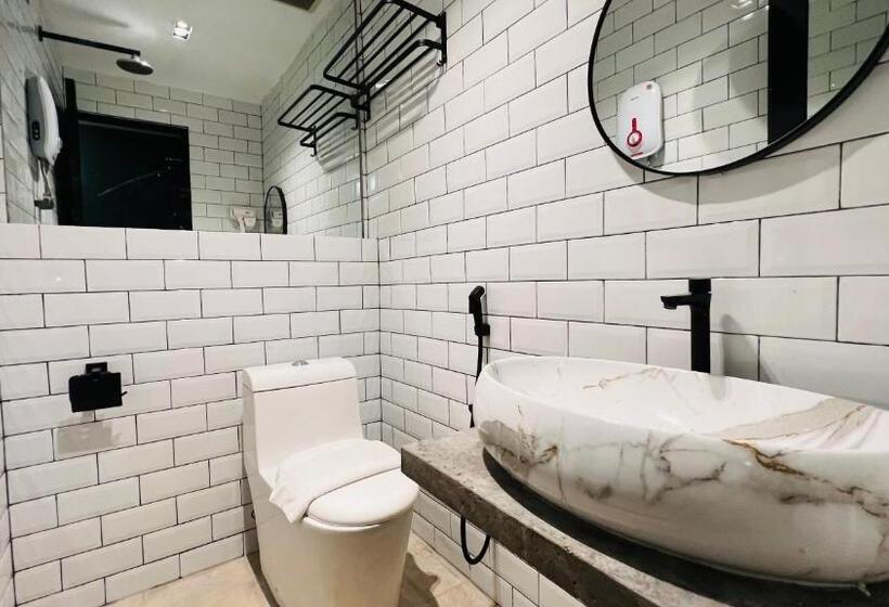 스탠다드 스튜디오 킹침대, Smile Hotel Usj