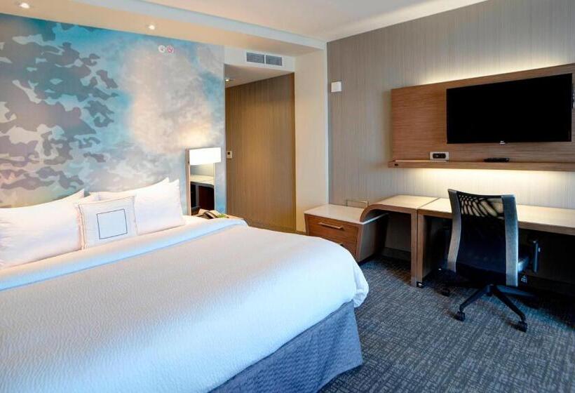 Стандартный Номер Кровать Кинг, Courtyard By Marriott Muncie At Horizon Convention Center