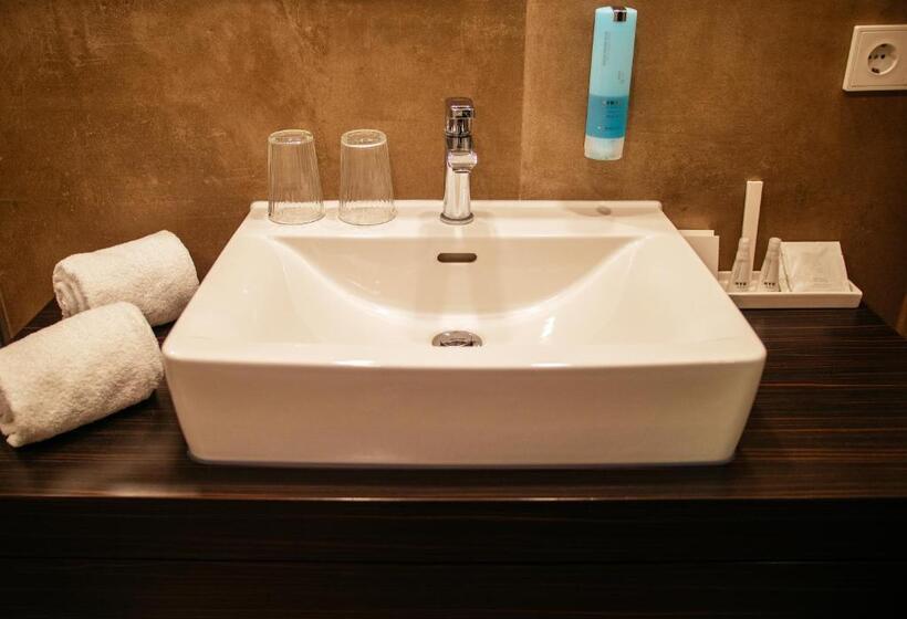 标准间, Strandhotel Luv