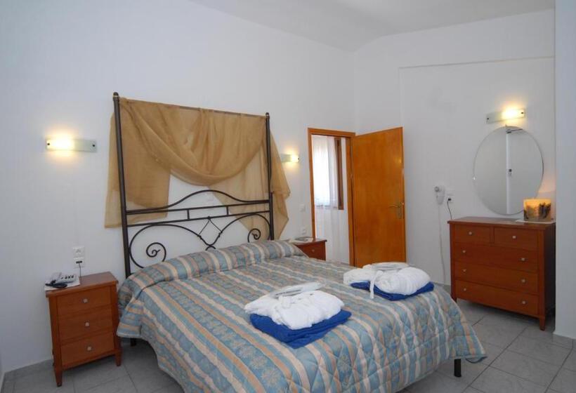 스탠다드 스튜디오, Skiathos Island Suites