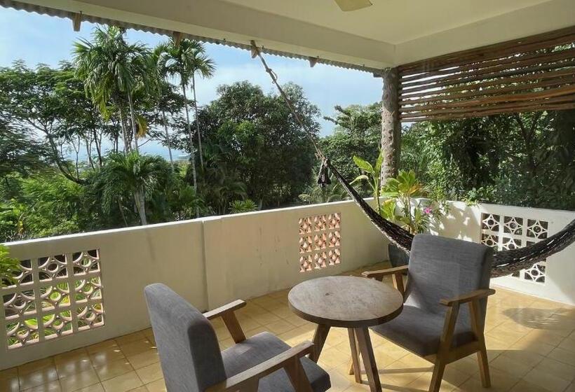 غرفة قياسية مزوَّدة بشُرفة, Kep Lodge