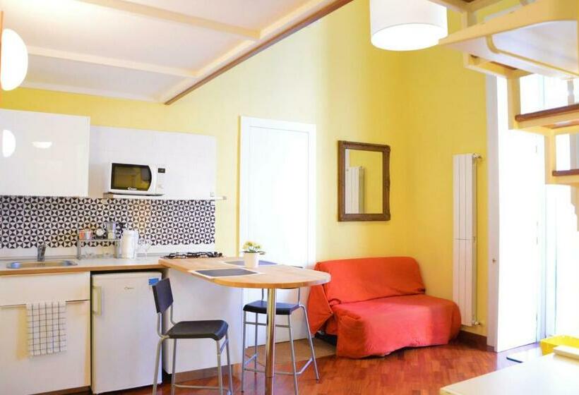 Студио Стандарт с Балконом, Sorrento Guest House