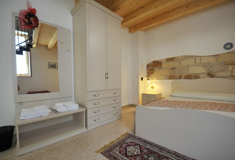 Семейный Номер, Morfeo Charming Rooms & Relax