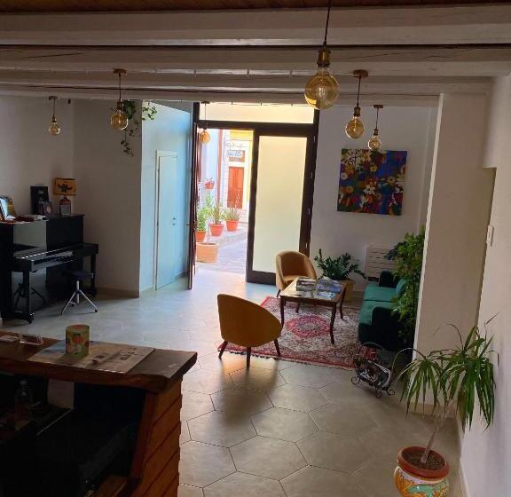 标准三人间, Morfeo Charming Rooms & Relax