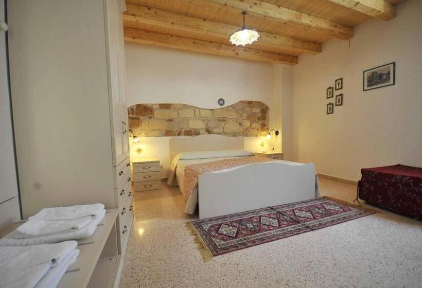 Семейный Номер, Morfeo Charming Rooms & Relax