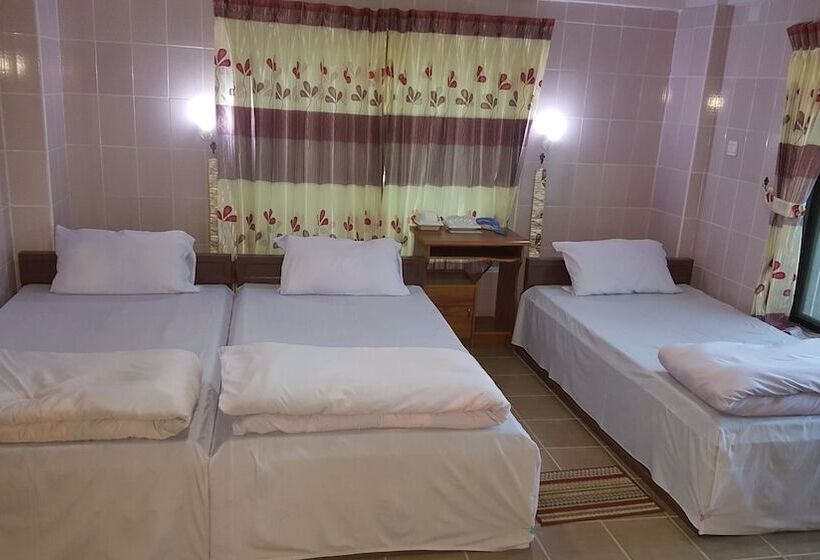 اتاق استاندارد سه نفره, Red Dragon Hotel Hsipaw