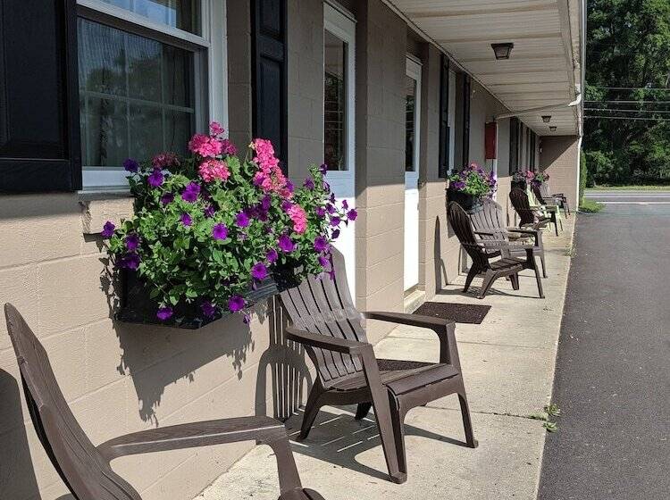 Номер Стандарт Двуспальная Кровать, Clarence Inn Extended Stay