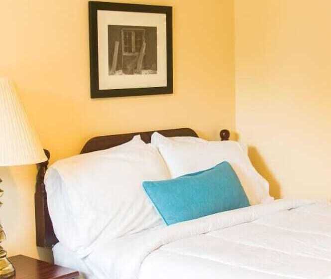 Номер Стандарт Двуспальная Кровать, Clarence Inn Extended Stay