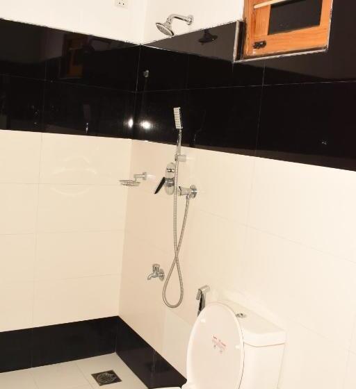 اتاق لوکس با بالکن, Sea Zone Hotel Nilaveli