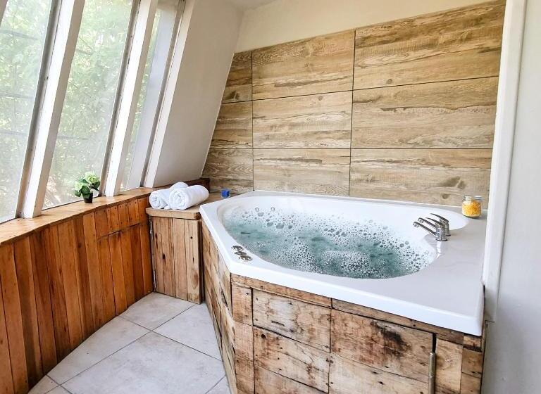 Номер Deluxe, Tirol D'andrea