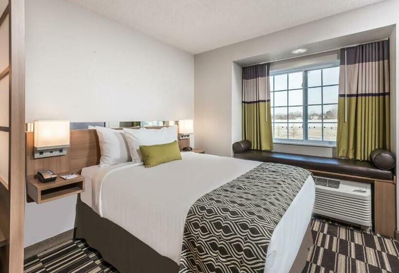 Люкс, Microtel Inn & Suites By Wyndham Beaver Falls