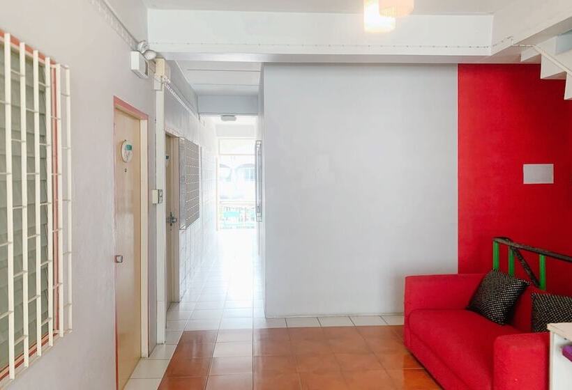 تختخواب در اتاق مشترک, Sleep Sheep Phuket Hostel Sha