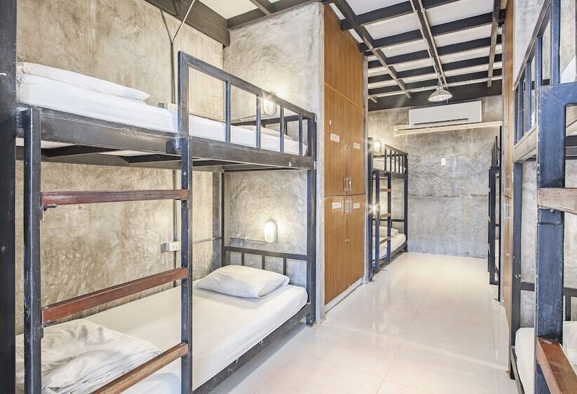 공동 객실, Slumber Party Phi Phi