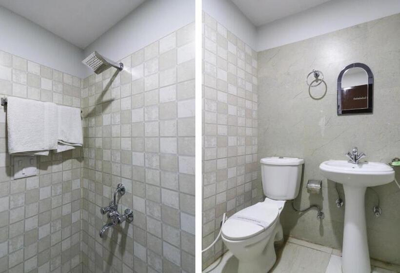 اتاق کلاسیک سه تخته, Flagship Shiv Ganga Home Stay