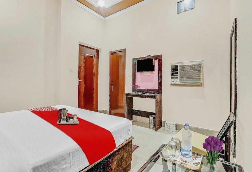 اتاق کلاسیک سه تخته, Flagship Shiv Ganga Home Stay